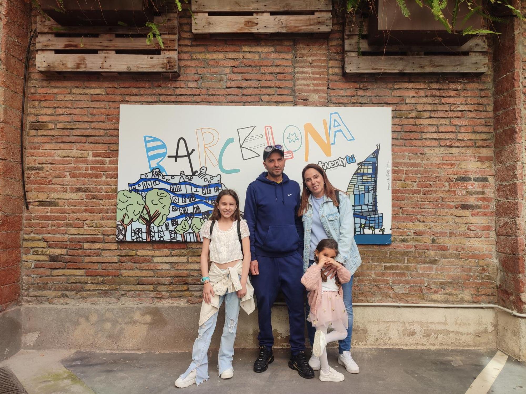 Twentytú Hostel Barcelona Buitenkant foto